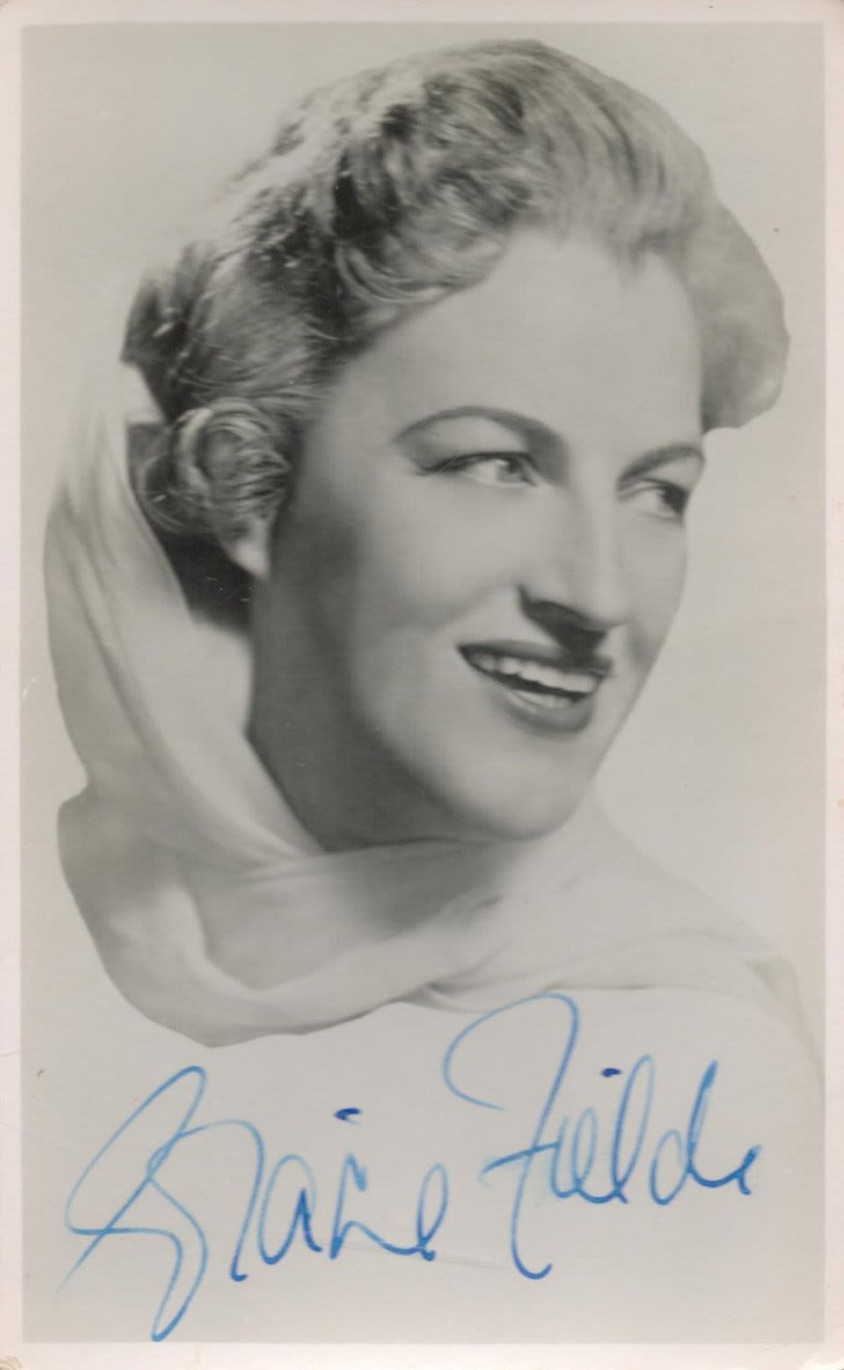 Lot 427: Gracie Fields signed 6x4 vintage black and white...