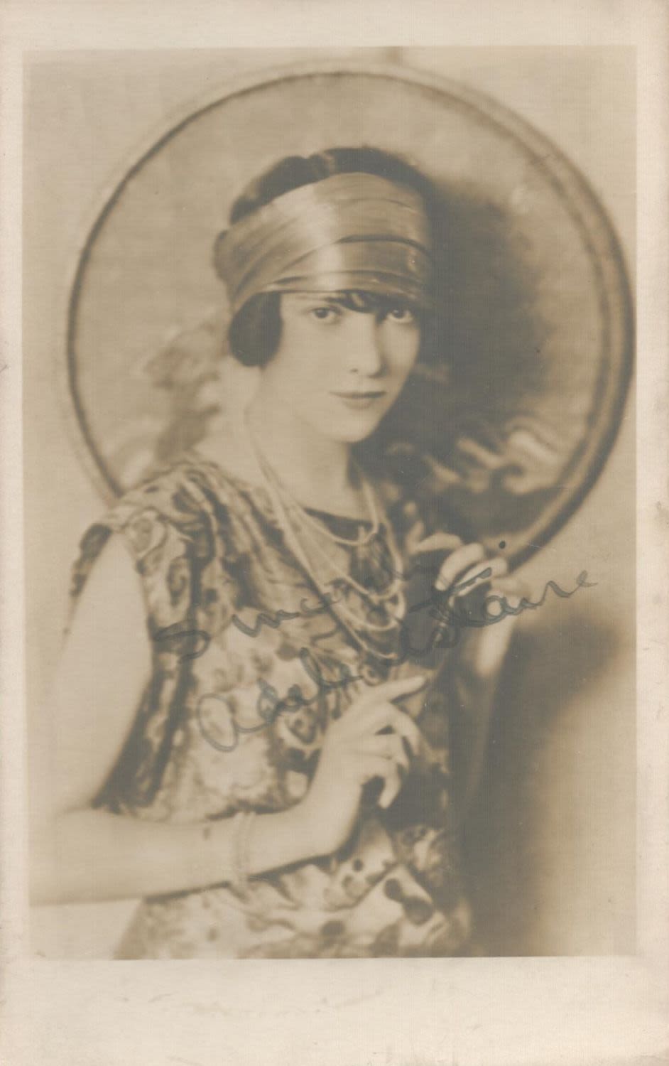 Lot 500: Adele Astaire signed 6x4 black and white vintage...