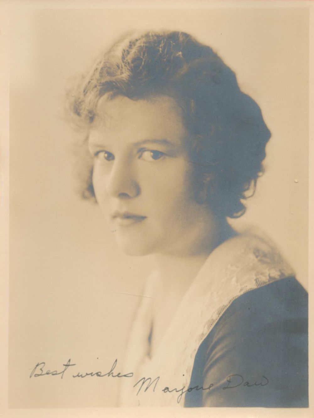 Lot 510: Marjorie Daw signed 9x7 vintage sepia photo. Good...
