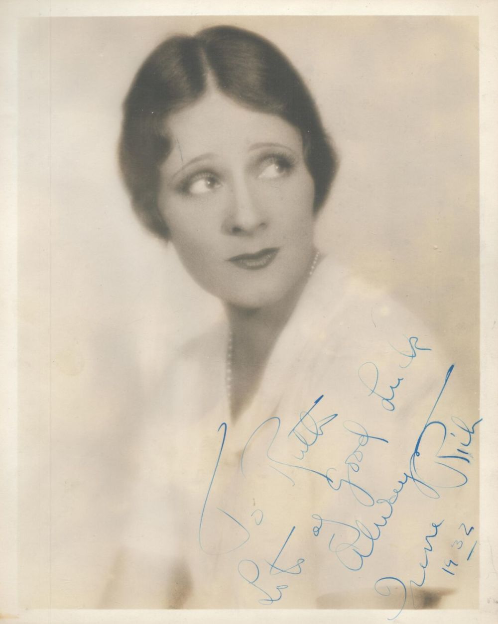 Lot 514: Irene Rich signed 10x8 vintage black and white...
