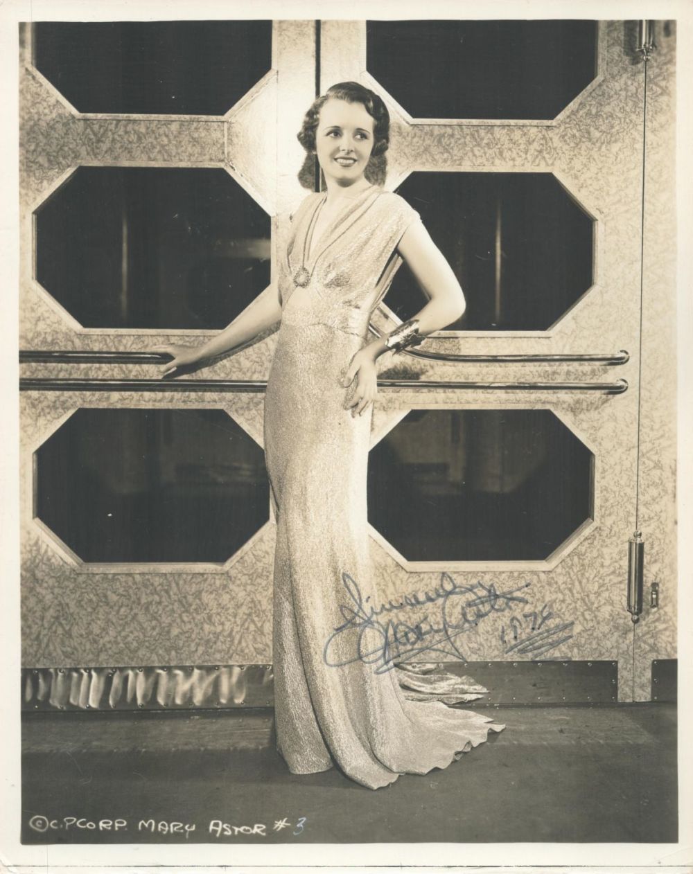 Lot 517: Mary Astor signed 10x8 black and white vintage...