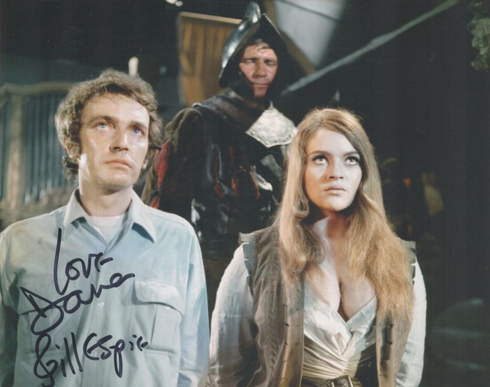 Lot 540: Dave Gillespie signed 10x8 colour photo. David Gillespie...