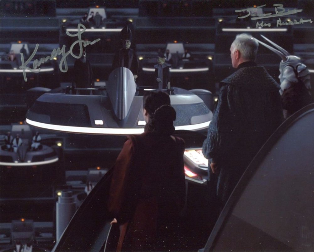 Lot 606: Star Wars The Phantom Menace 8x10 photo signed...