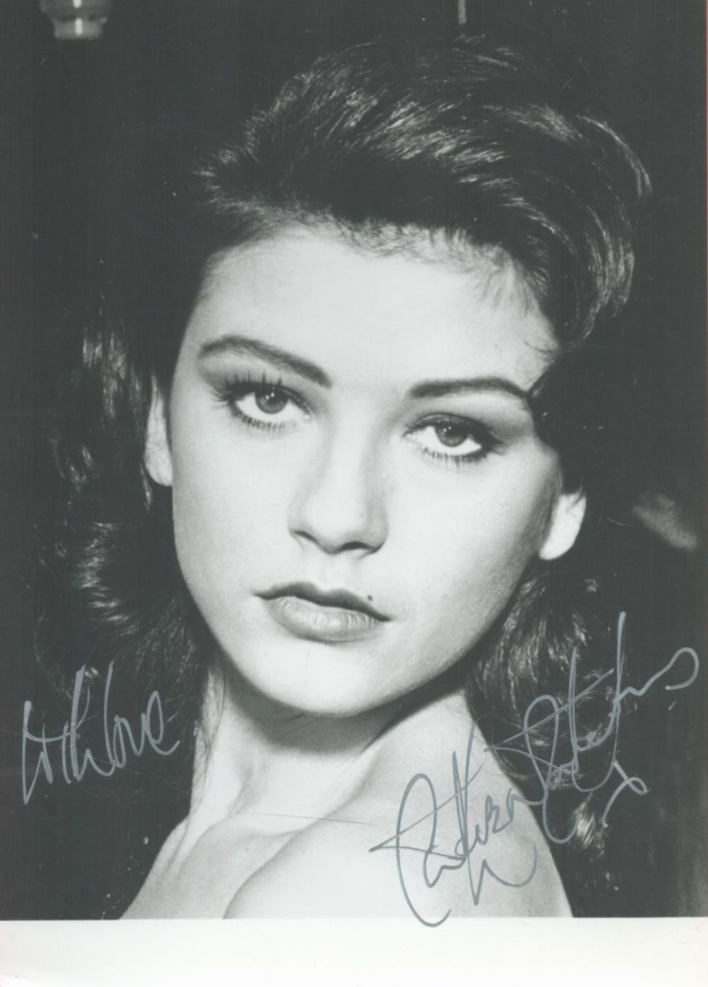 Lot 57: Catherine Zeta Jones signed stunning 7 x 5...