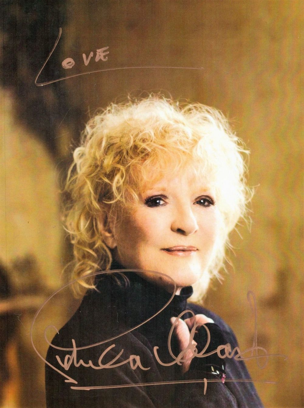 Lot 464: Petula Clark signed 9x8 colour photo. Good condition....