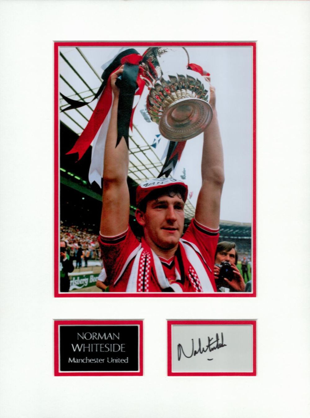 Lot 601: Football Norman Whiteside Signed Signature Card with 10x8...