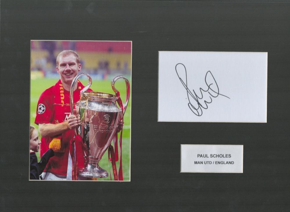 Lot 610: Football Manchester United Legend Paul Scholes signed signature...
