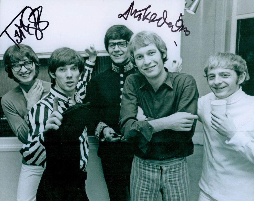 Lot 733: Mike D'Abo and Tom McGuiness signed Manfred Mann...