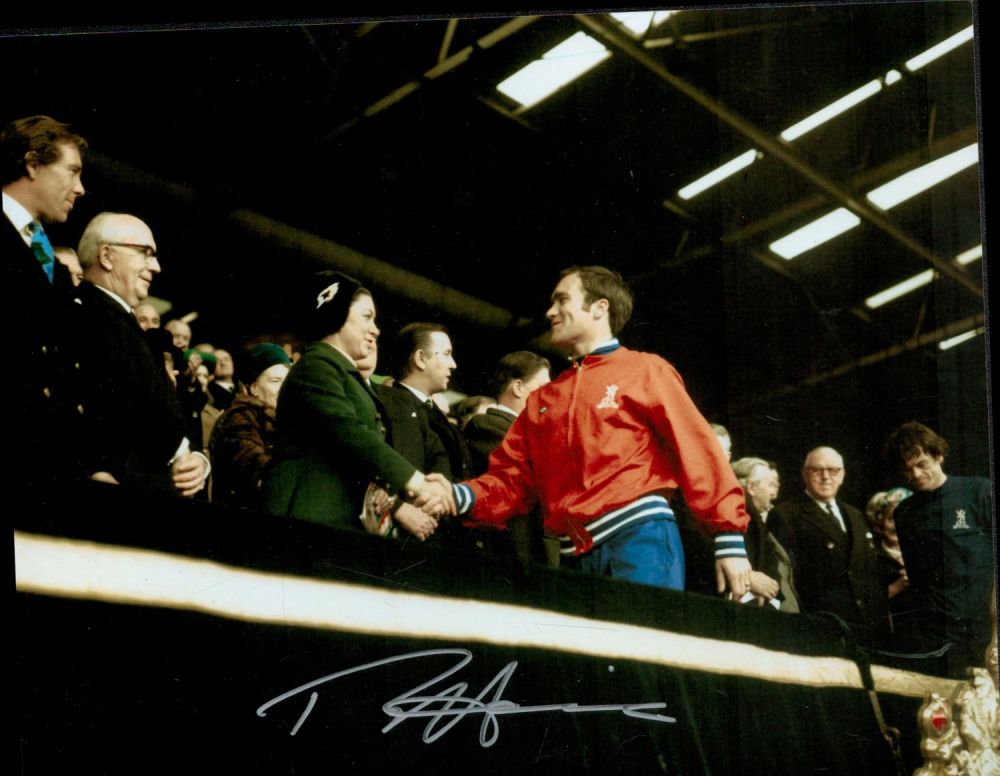Lot 749: Ron Harris signed Chelsea 10x8 colour photo. Ronald...