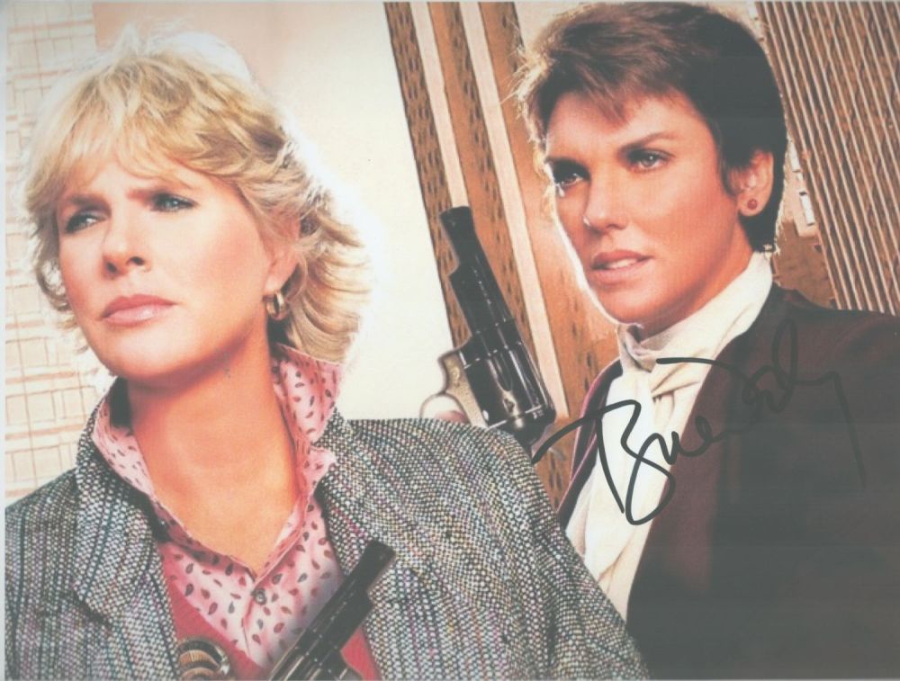 Lot 206: Tyne Daly signed 10x8 colour photo. Daly (born...