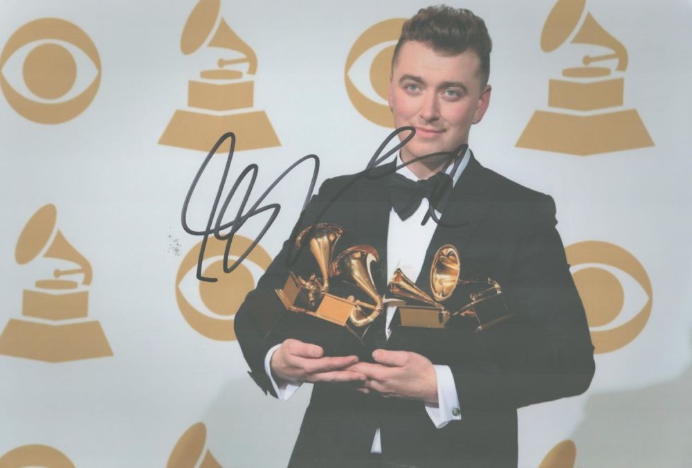 Lot 207: Sam Smith signed 12x8 colour photo. Smith is...