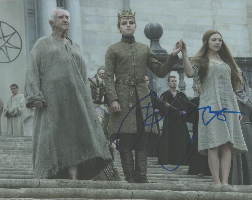 Lot 214: Jonathan Pryce signed 10x8 colour photo. Pryce CBE...