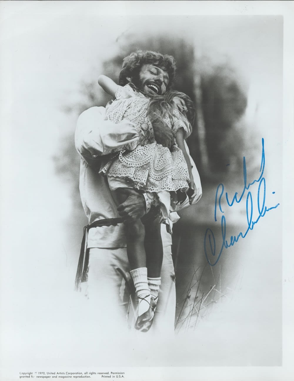 Lot 264: Richard Chamberlain signed 10x8 black and white photo....