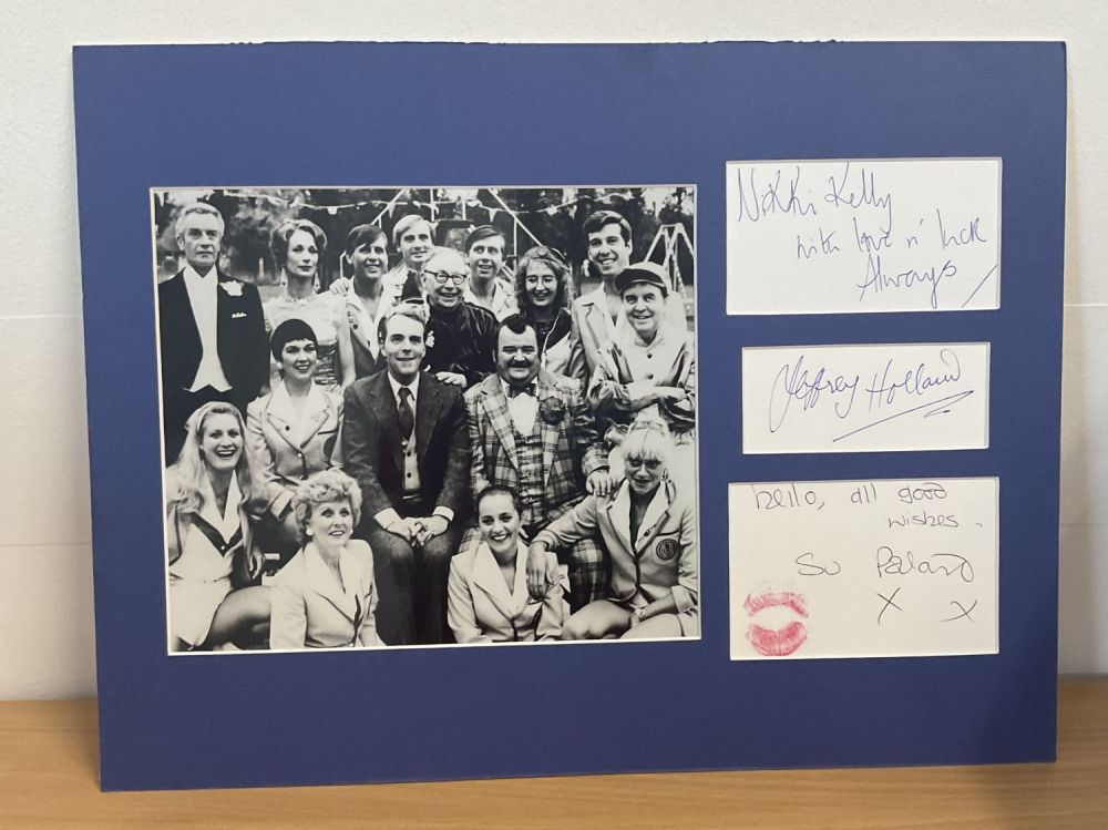 Lot 290: Hi-de-Hi a 16x12 inch overall multi signed signature...