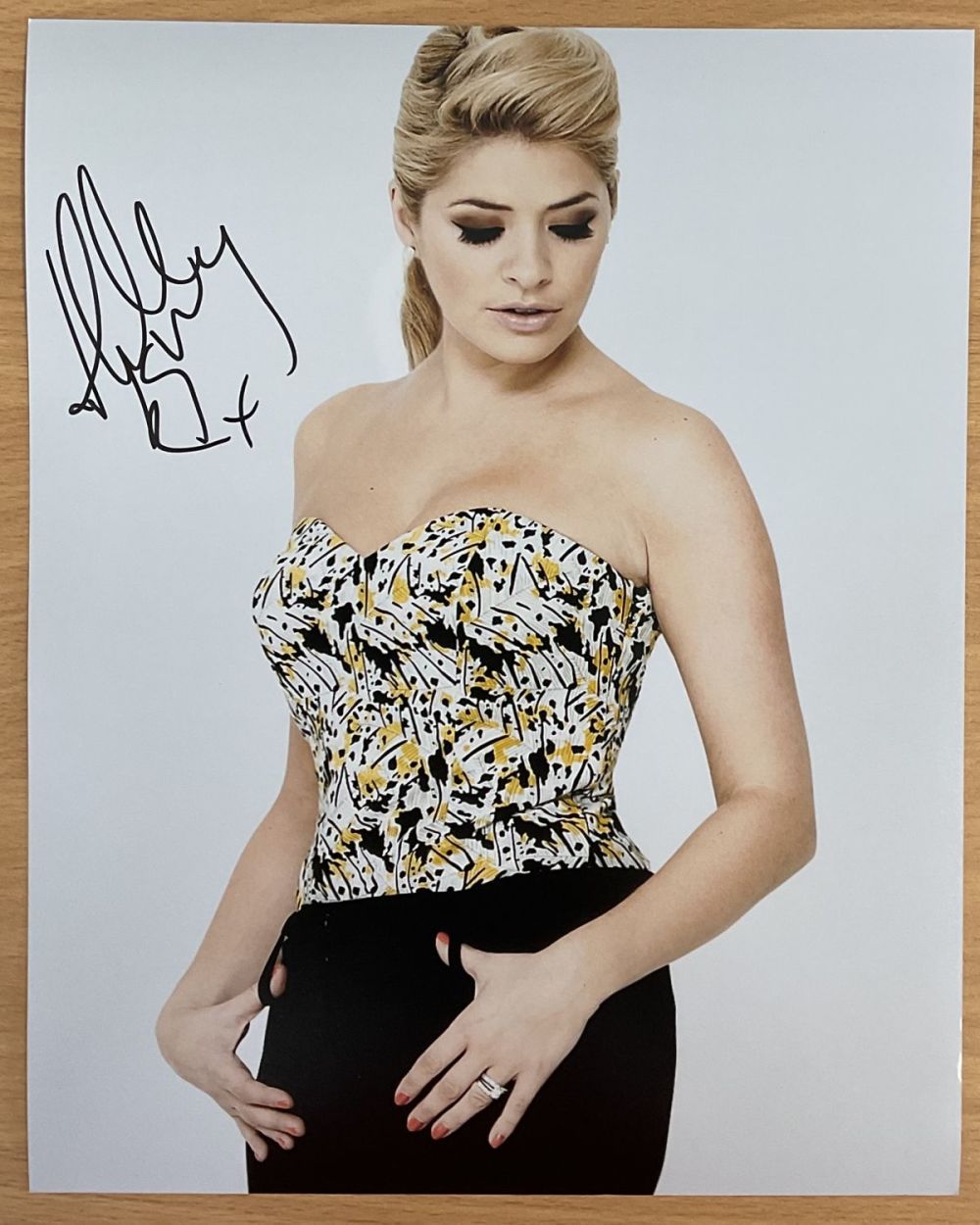 Lot 300: Holly Willoughby signed 10x8 colour photo. Holly Marie...