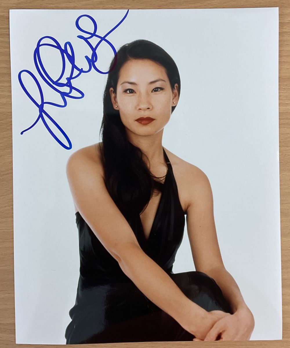 Lot 301: Lucy Liu signed 10x8 colour photo. Lucy Alexis...