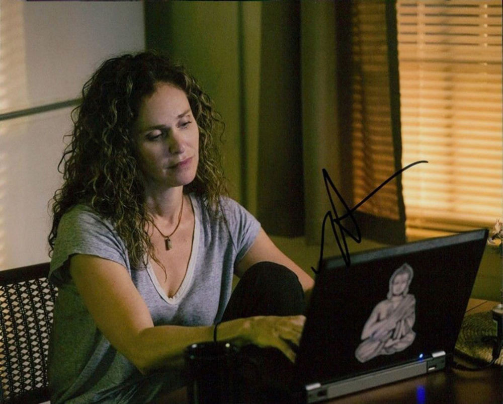 Lot 347: Blowout Sale! The Leftovers Amy Brenneman hand signed...