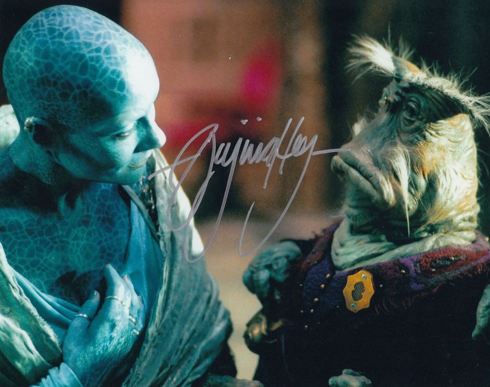 Lot 361: Blowout Sale! Farscape Virginia Hey hand signed 10x8...