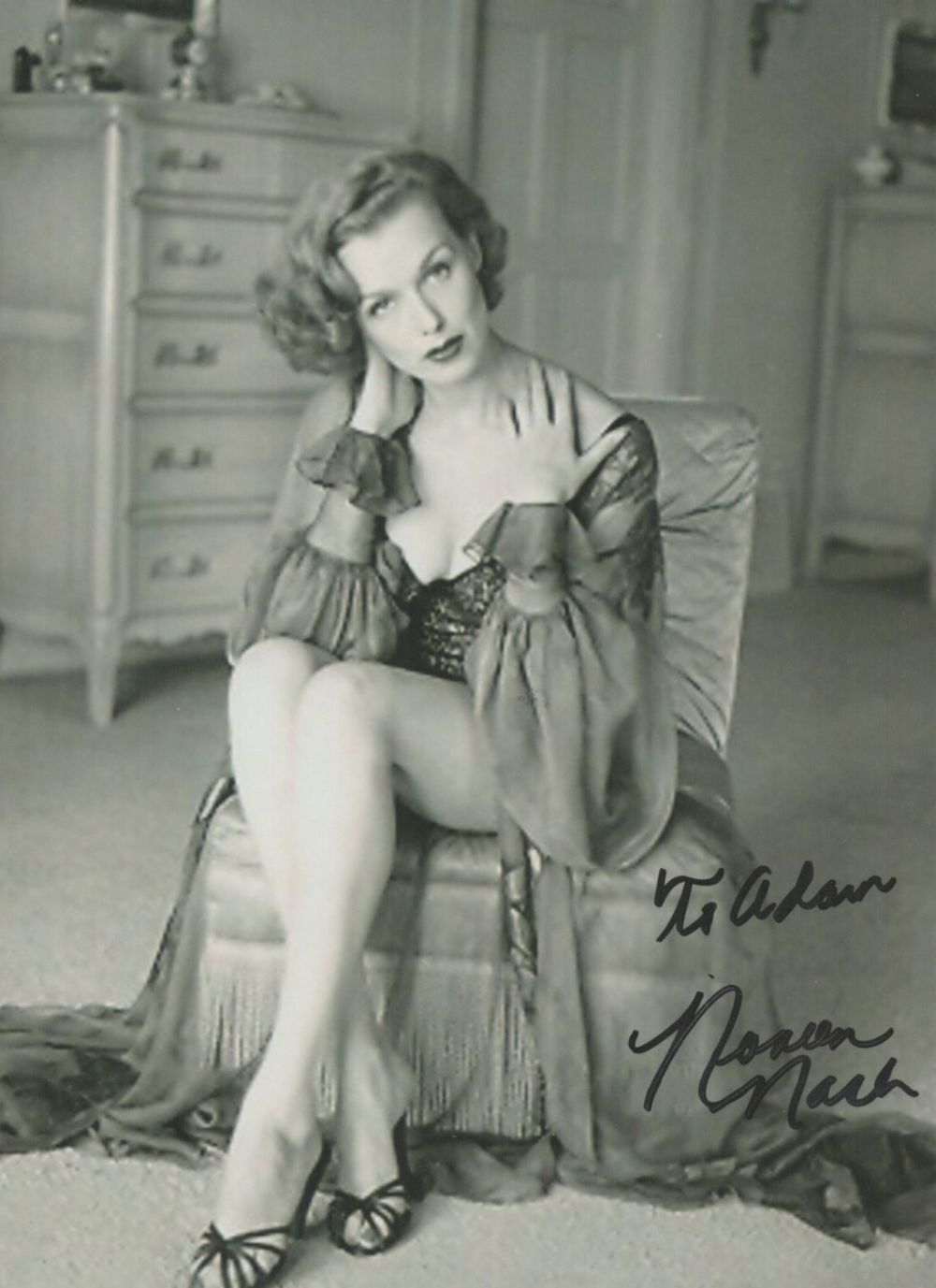 Lot 487: American Actress Noreen Nash Signed 7x5 inch Black...