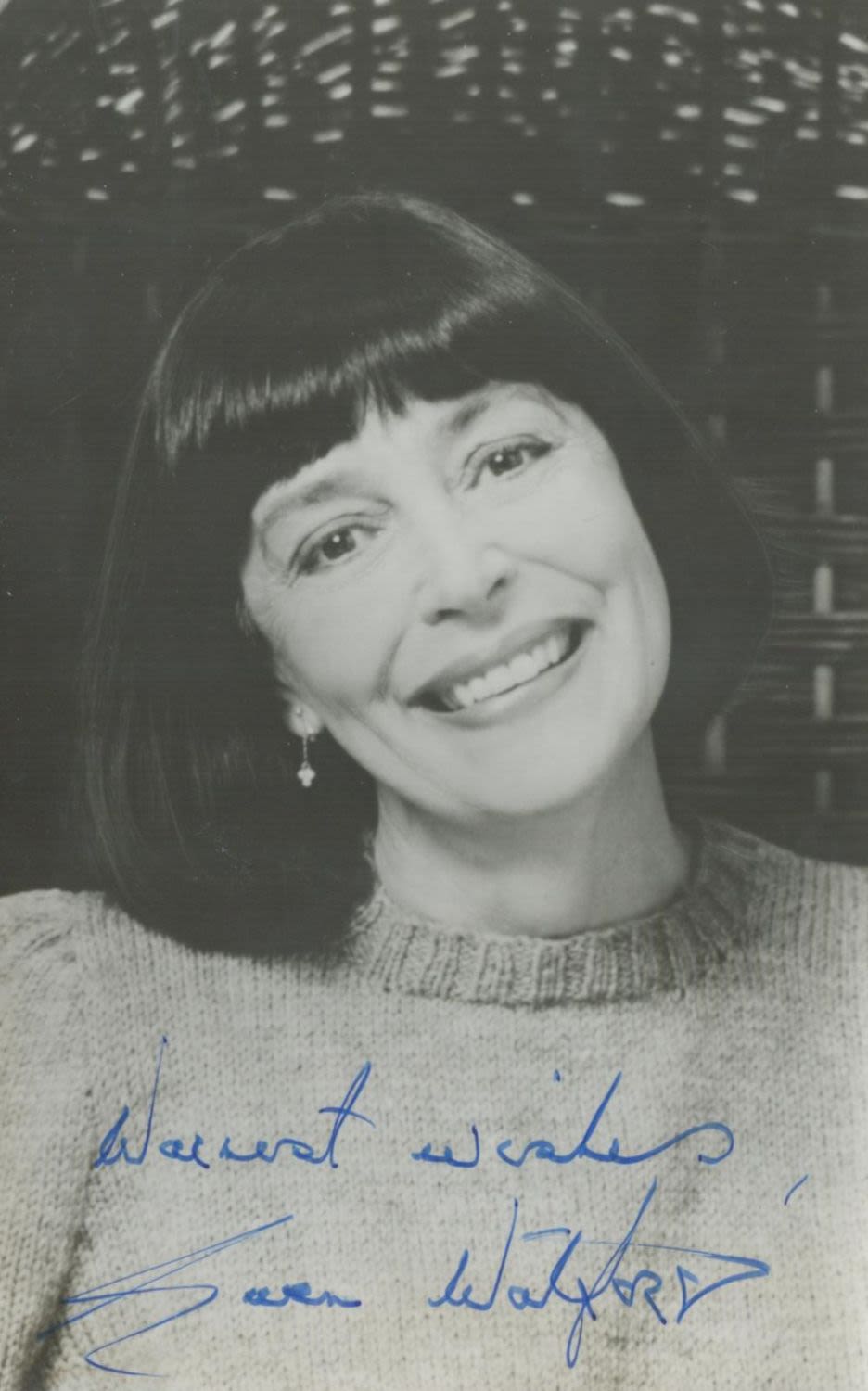 Lot 501: Actress Gwen Watford Signed 5x5 x 3. 5...