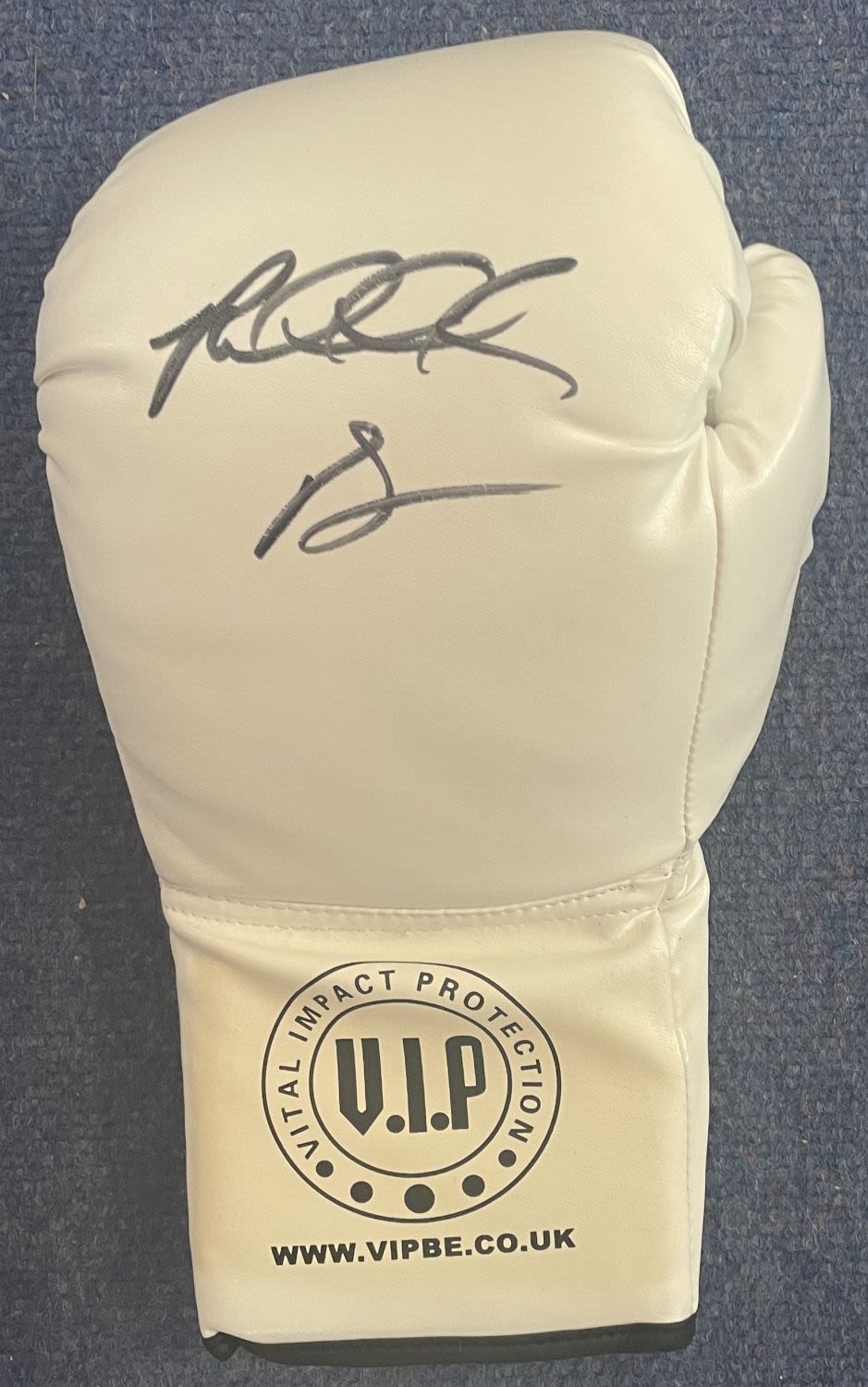 Lot 524: World Boxing Champ Riddick (Big Daddy) Bowe Signed...