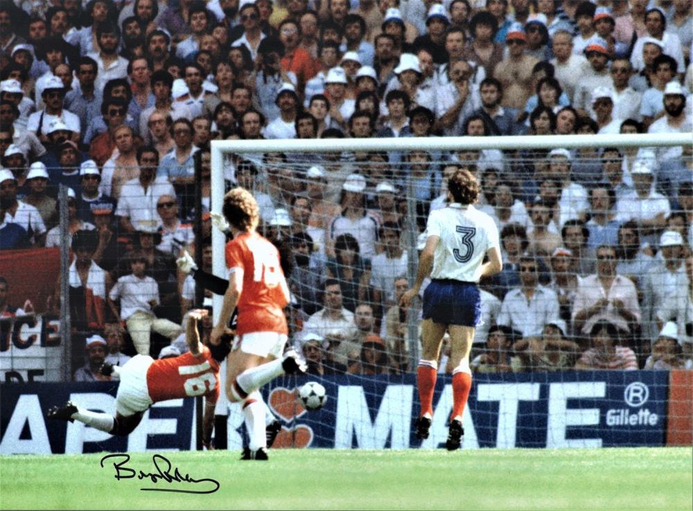 Lot 547: Football, Bryan Robson 16x12 signed colour photograph pictured...