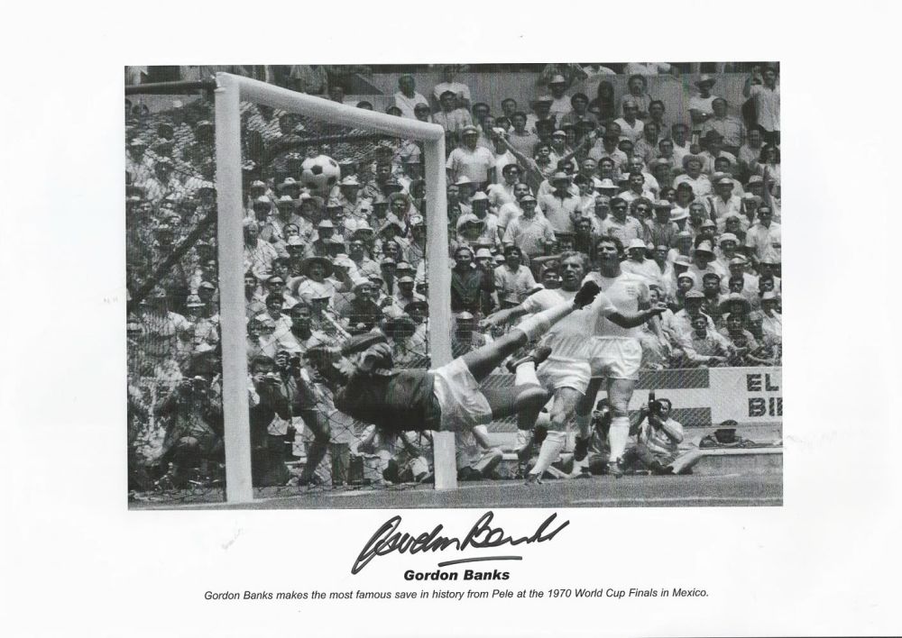 Lot 576: Football, Gordon Banks signed 16x12 black and white...