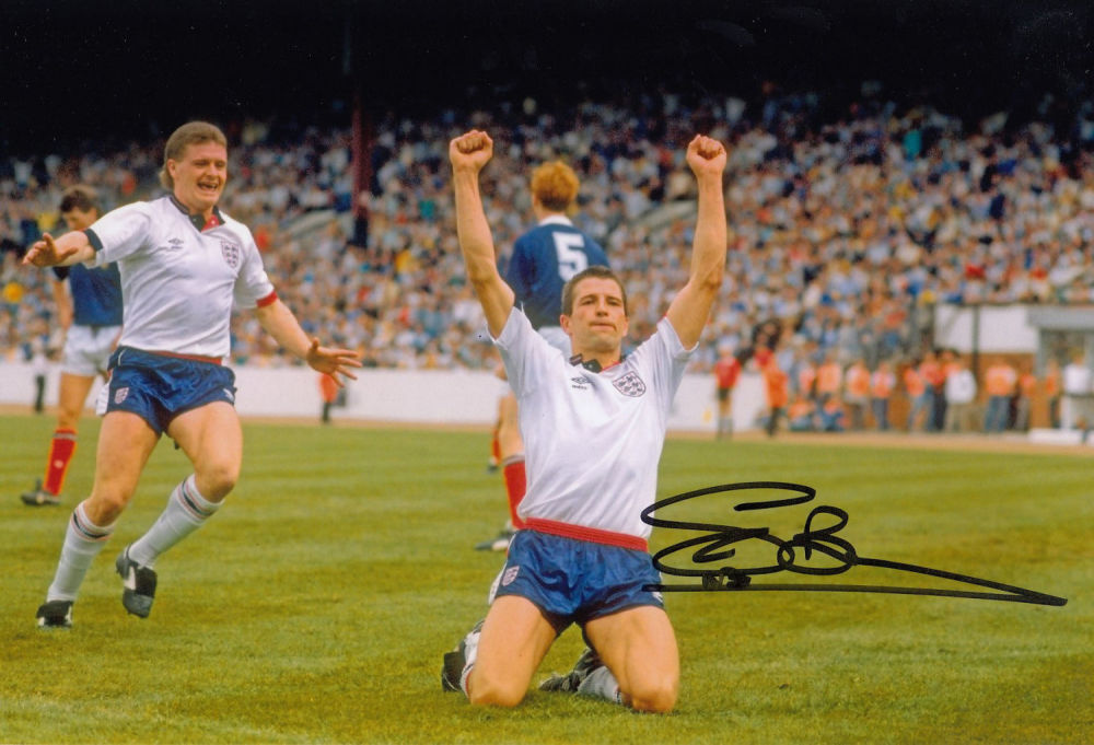 Lot 653: Football Autographed STEVE BULL 12 x 8 photo...