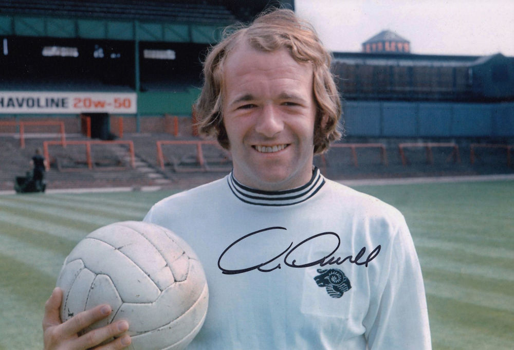 Lot 654: Football Autographed ARCHIE GEMMILL 12 x 8 photo...