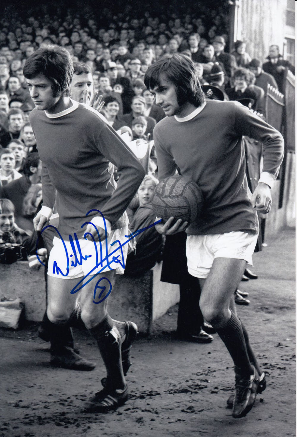 Lot 669: Football Autographed WILLIE MORGAN 12 x 8 photo...