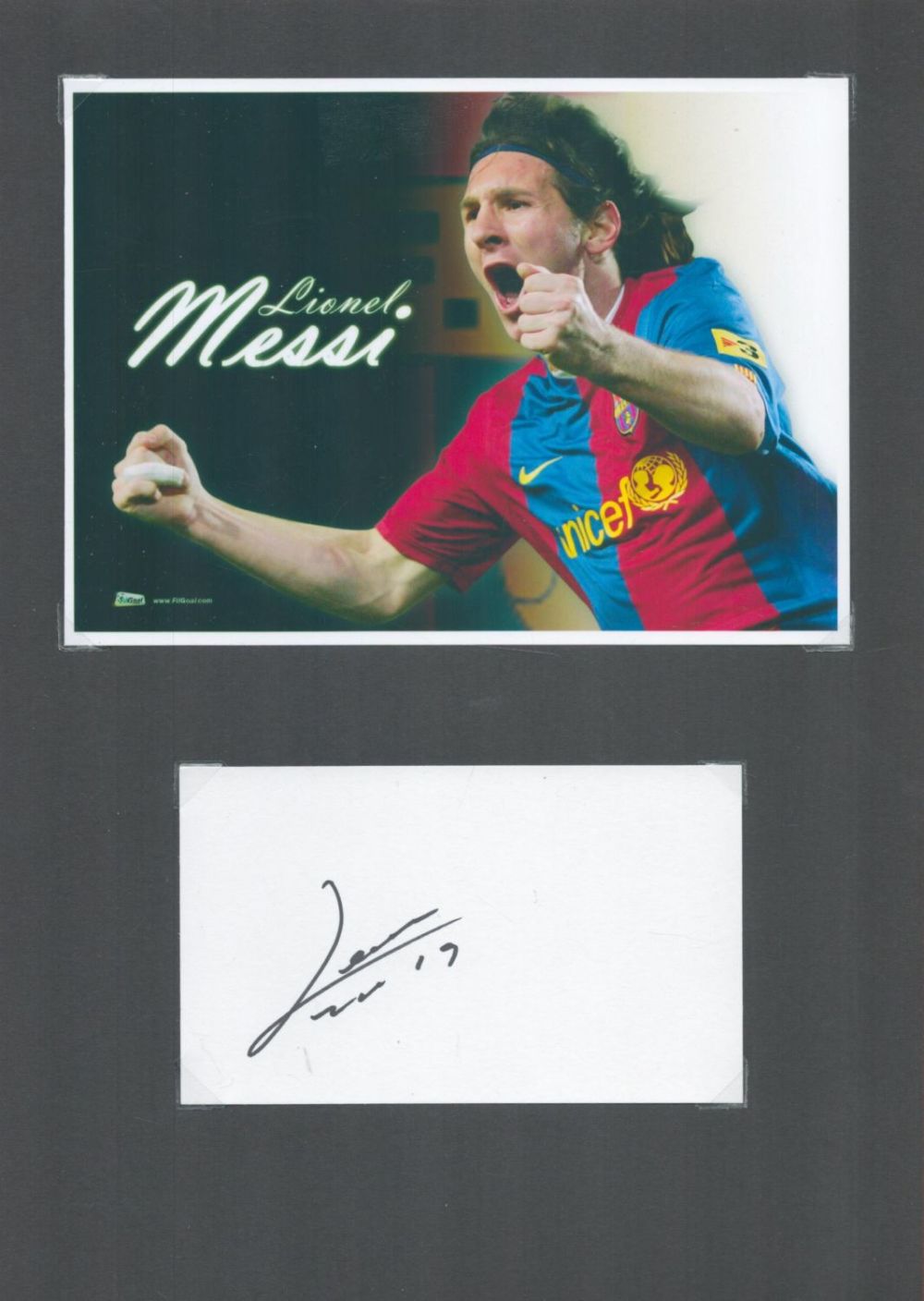 Lot 221: Football Lionel Messi Signed 5x3 Signature Card with...