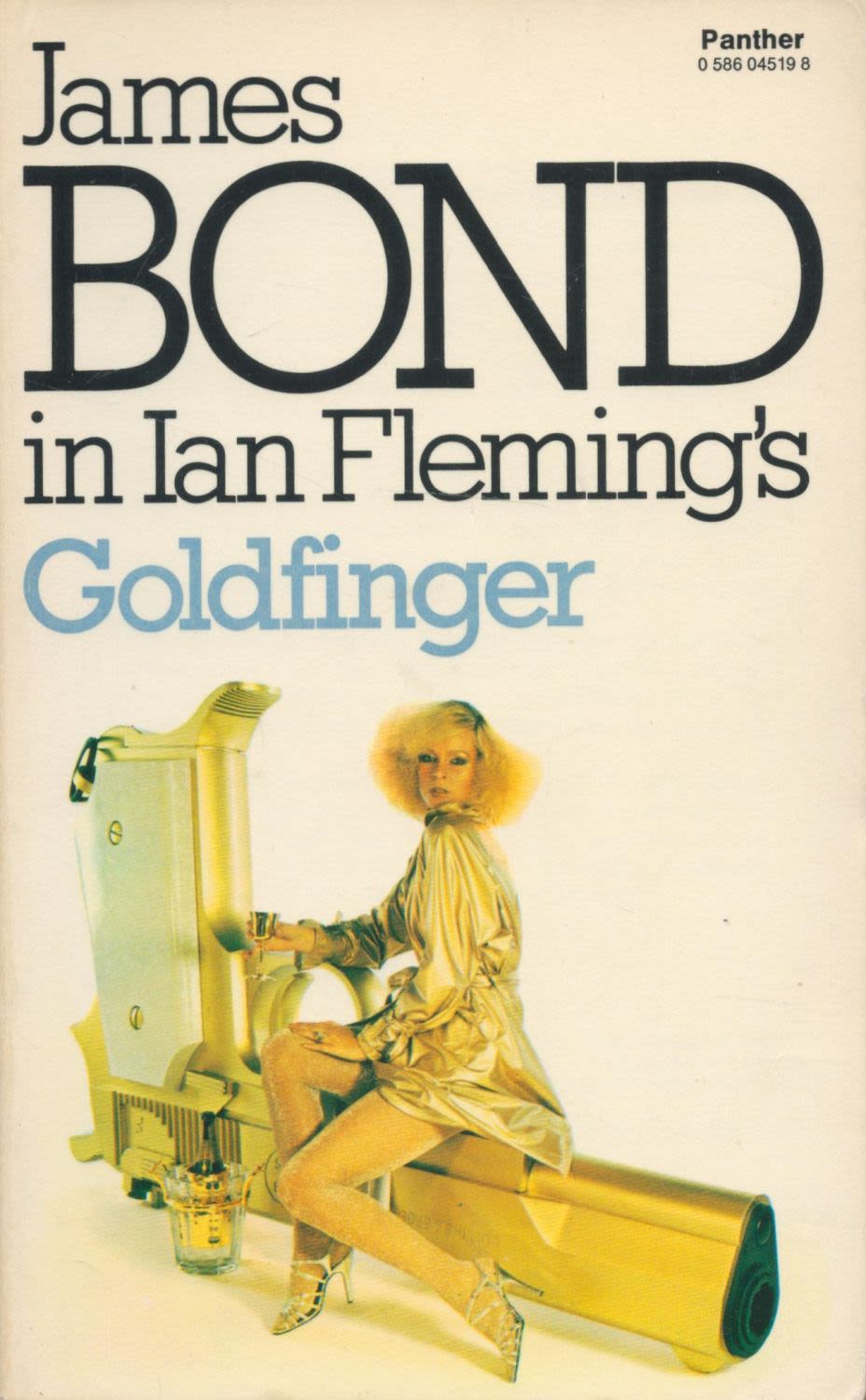 Lot 131: James Bond Goldfinger by Ian Fleming 1978 edition...