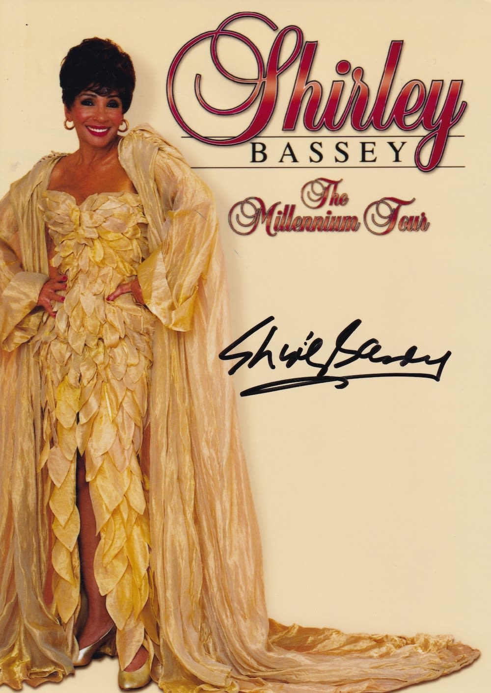 Lot 102: Shirley Bassey, Great British Vocalist, 7x5 inch Signed...