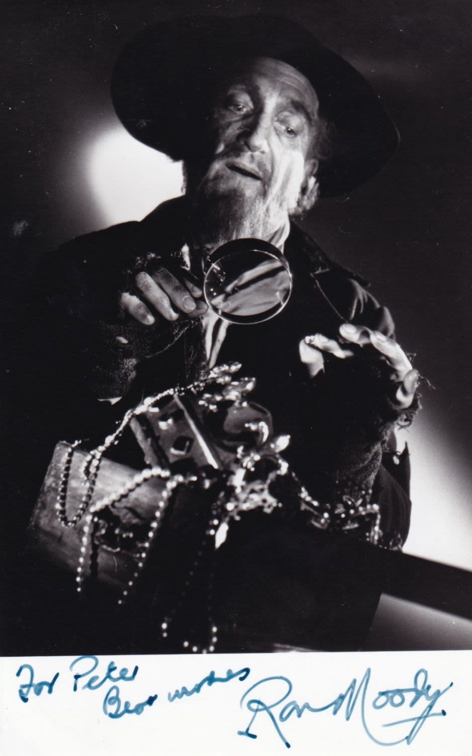 Lot 117: Ron Moody, Fagan, Oliver Film Actor, 6x4 inch...