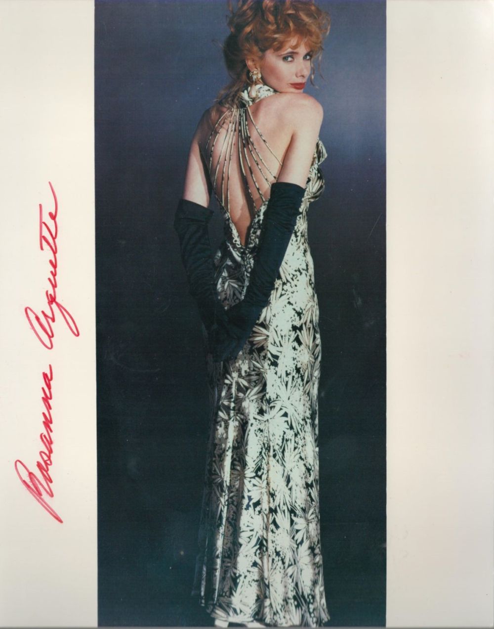 Lot 66: Rosanna Arquette signed 10 x 8 inch colour...