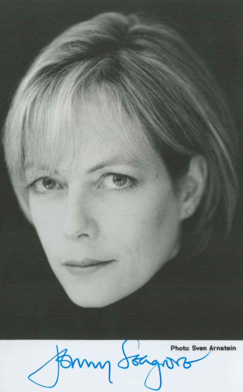 Lot 145: Actor Jenny Seagrove signed 6 x 4 inch...
