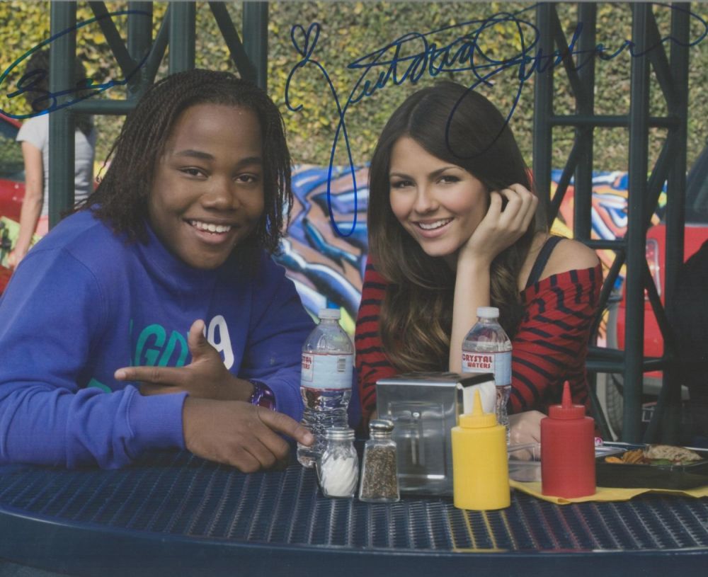 Lot 126: Victoria Justice and Leon Thomas III signed 10x8...
