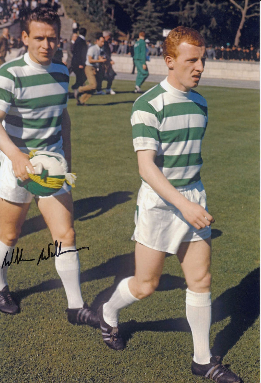 Lot 208: Autographed WILLIE WALLACE 12 x 8 photo -...