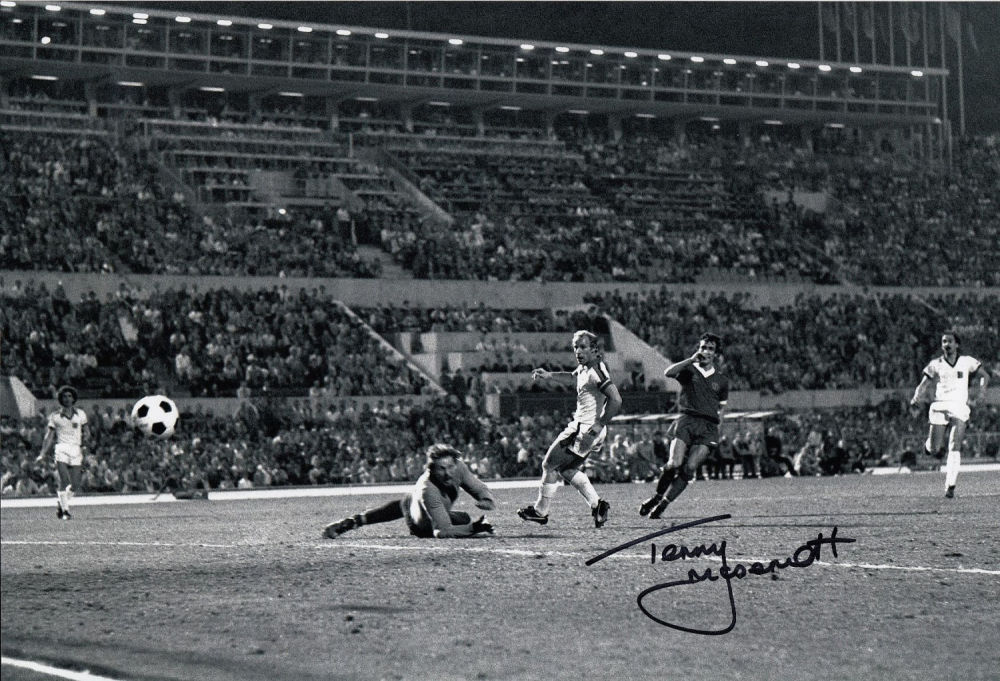 Lot 222: Autographed TERRY McDERMOTT 12 x 8 photo -...