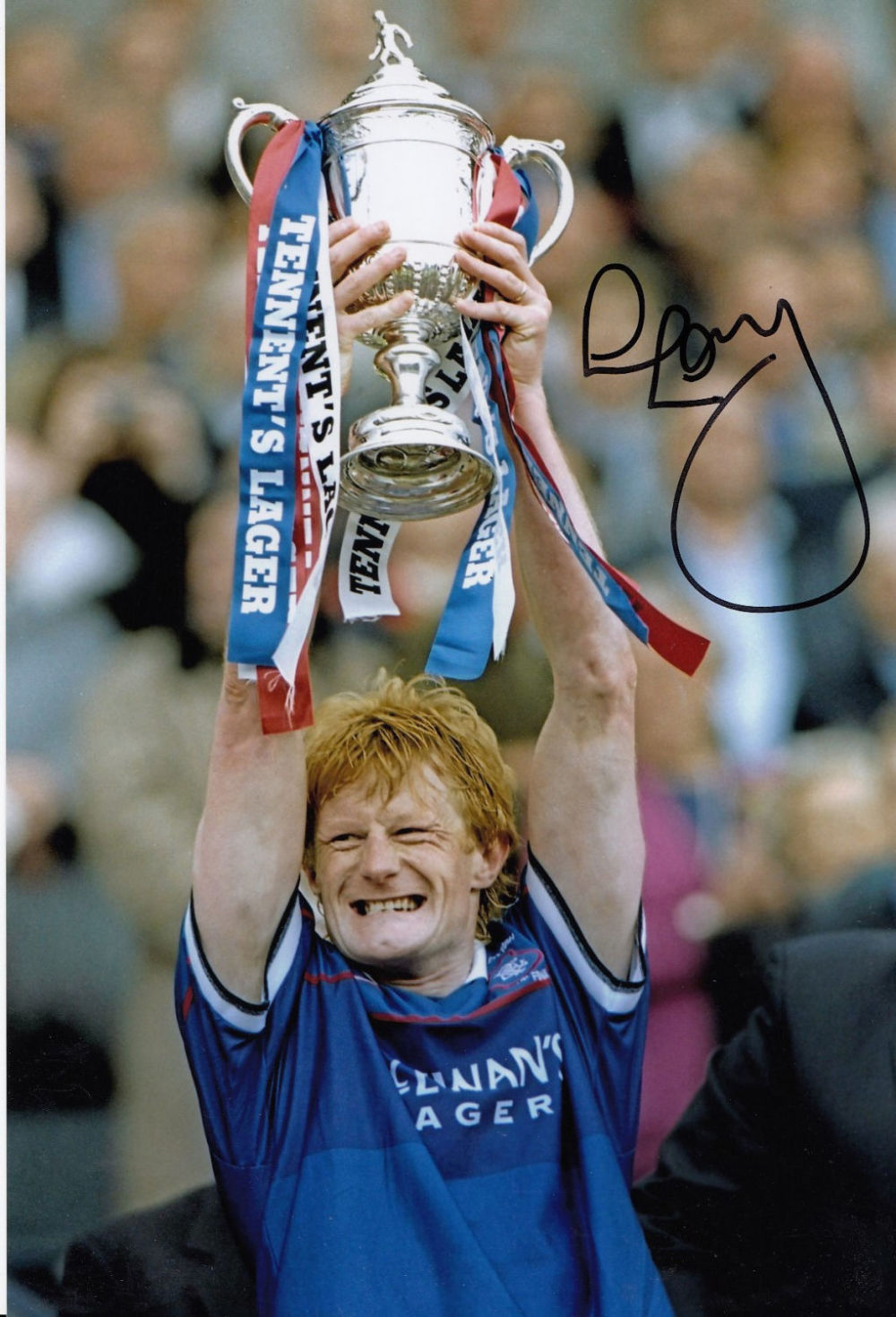 Lot 229: Autographed COLIN HENDRY 12 x 8 photo -...