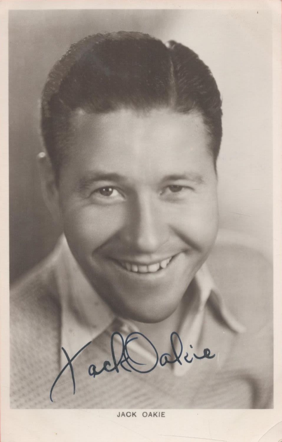 Lot 272: Jack Oakie signed 6x4 black and white photo....