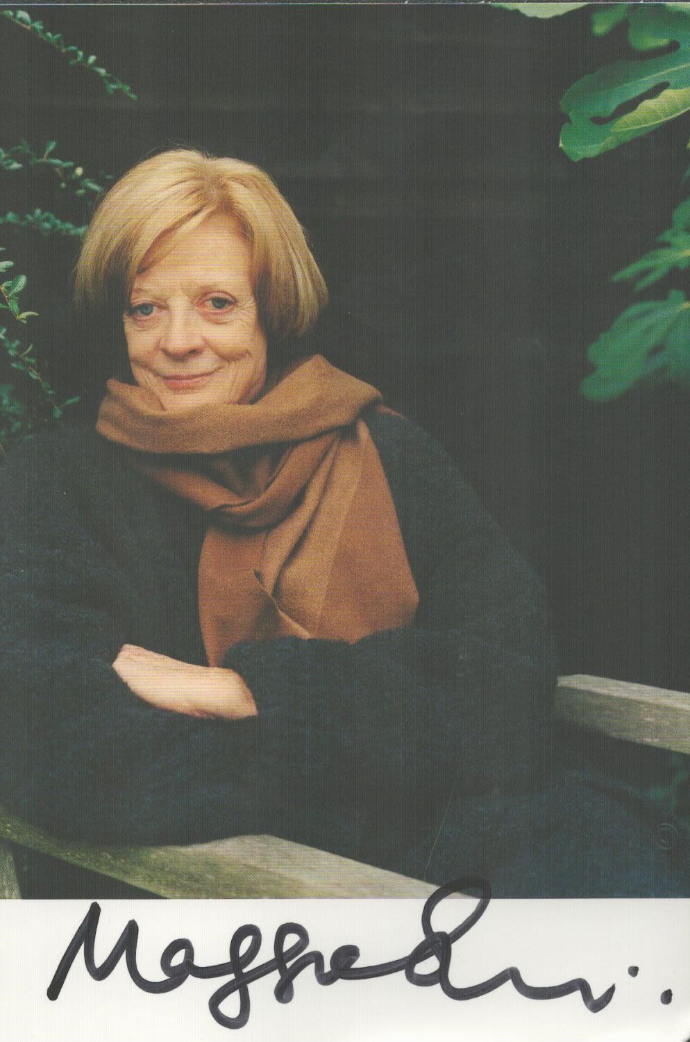 Lot 436: Actor, Maggie Smith signed 6x4 colour photograph. Smith...