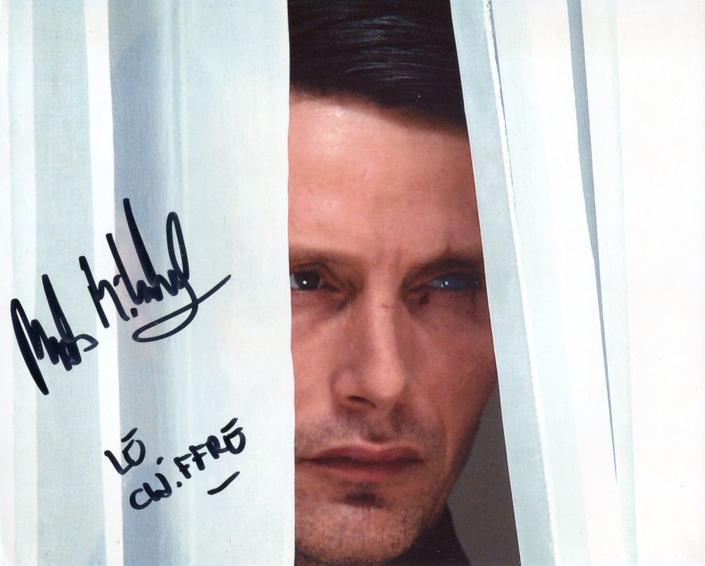 Lot 741: 007 James Bond movie Casino Royale (2006) 8x10...