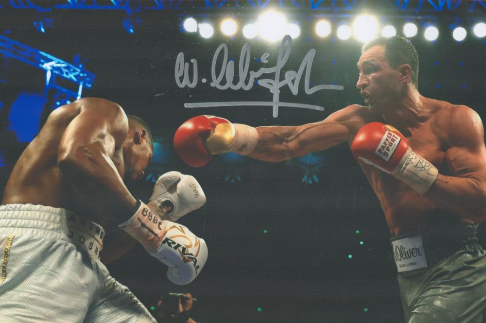 Lot 225: Boxing Wladimir Klitschko Signed 12x8 inch Colour In...