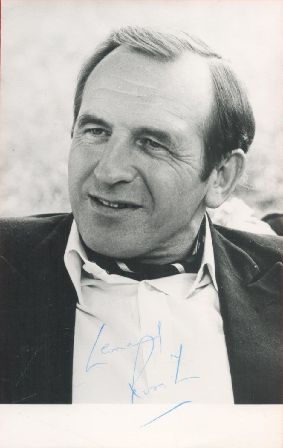 Lot 172: Leonard Rossiter signed 6x4 black and white photo....