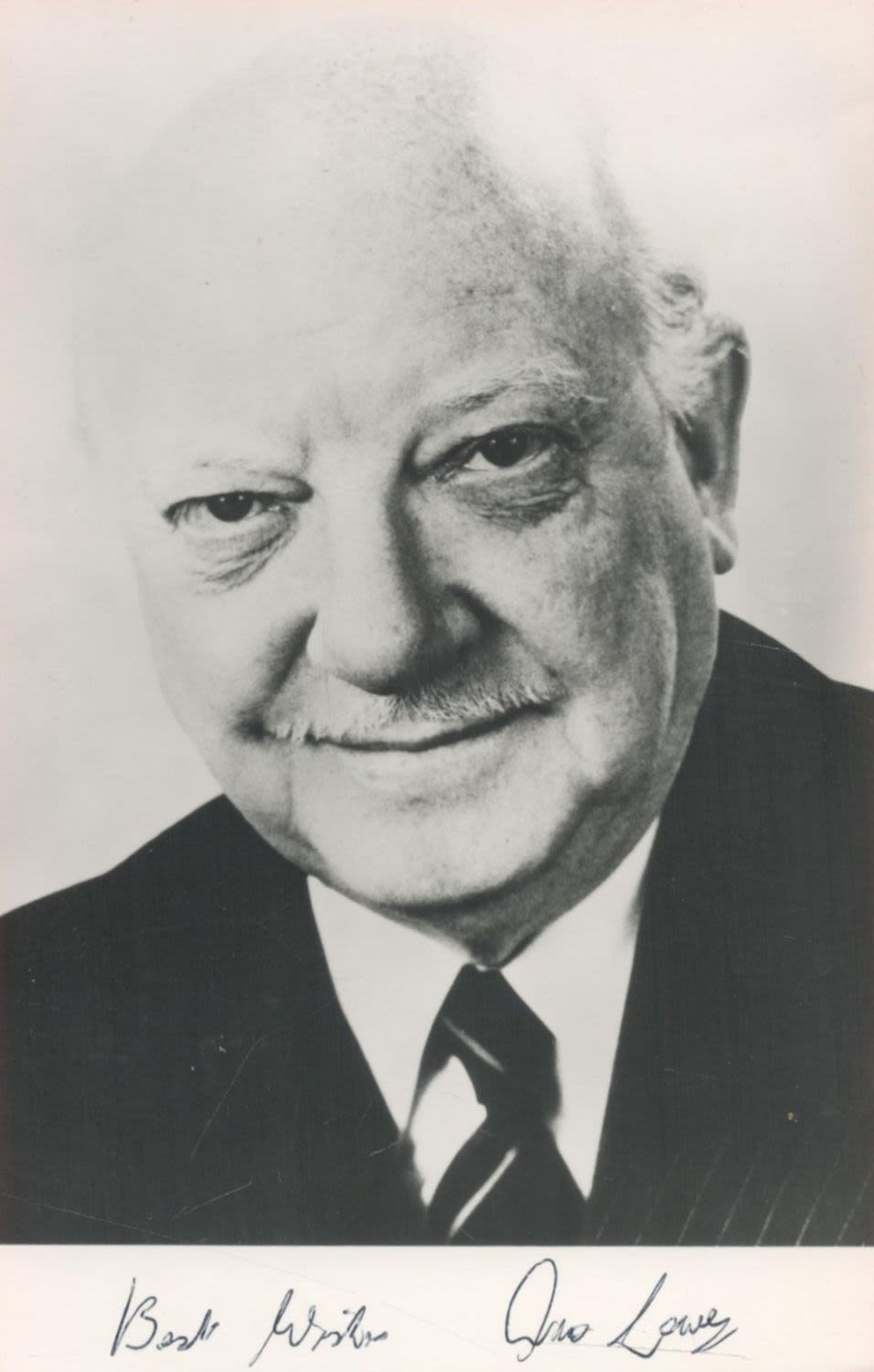Lot 173: Arthur Lowe signed 6x4 black and white photo....