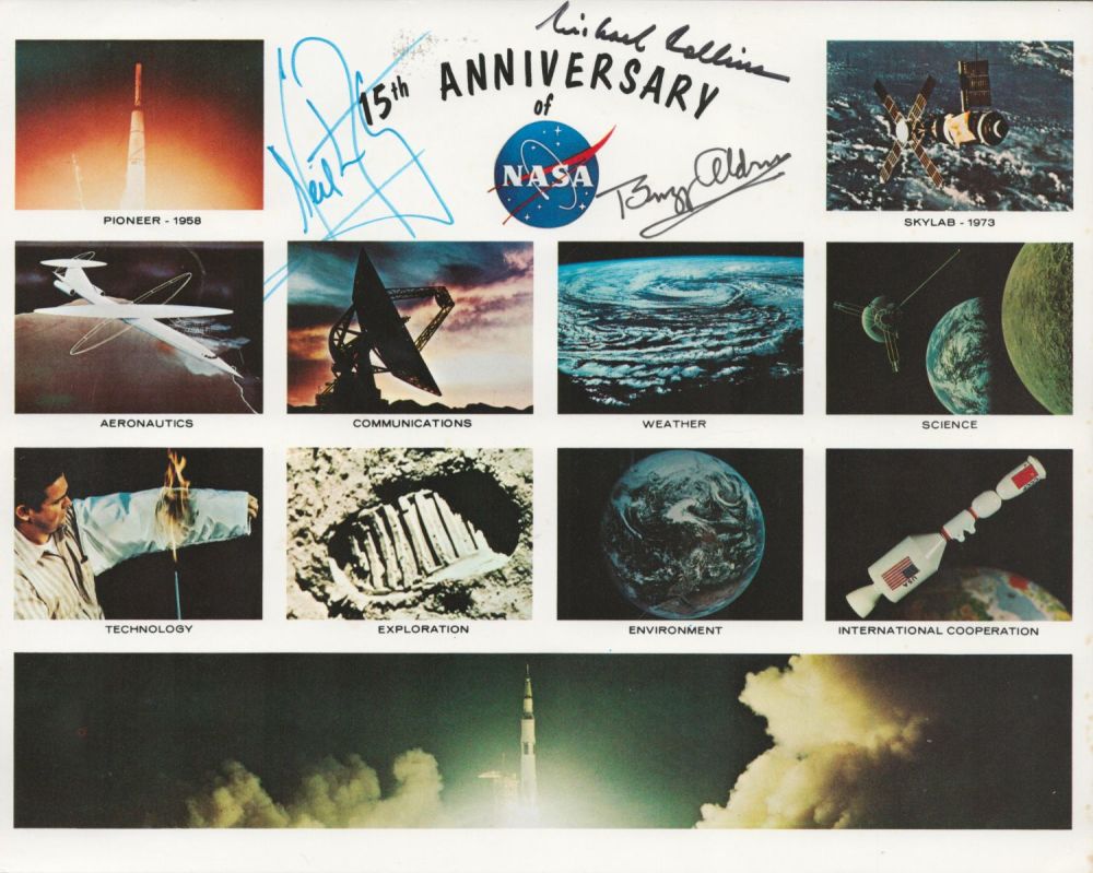 Lot 186: Space Apollo 11 crew Neil Armstrong, Michael Collins...