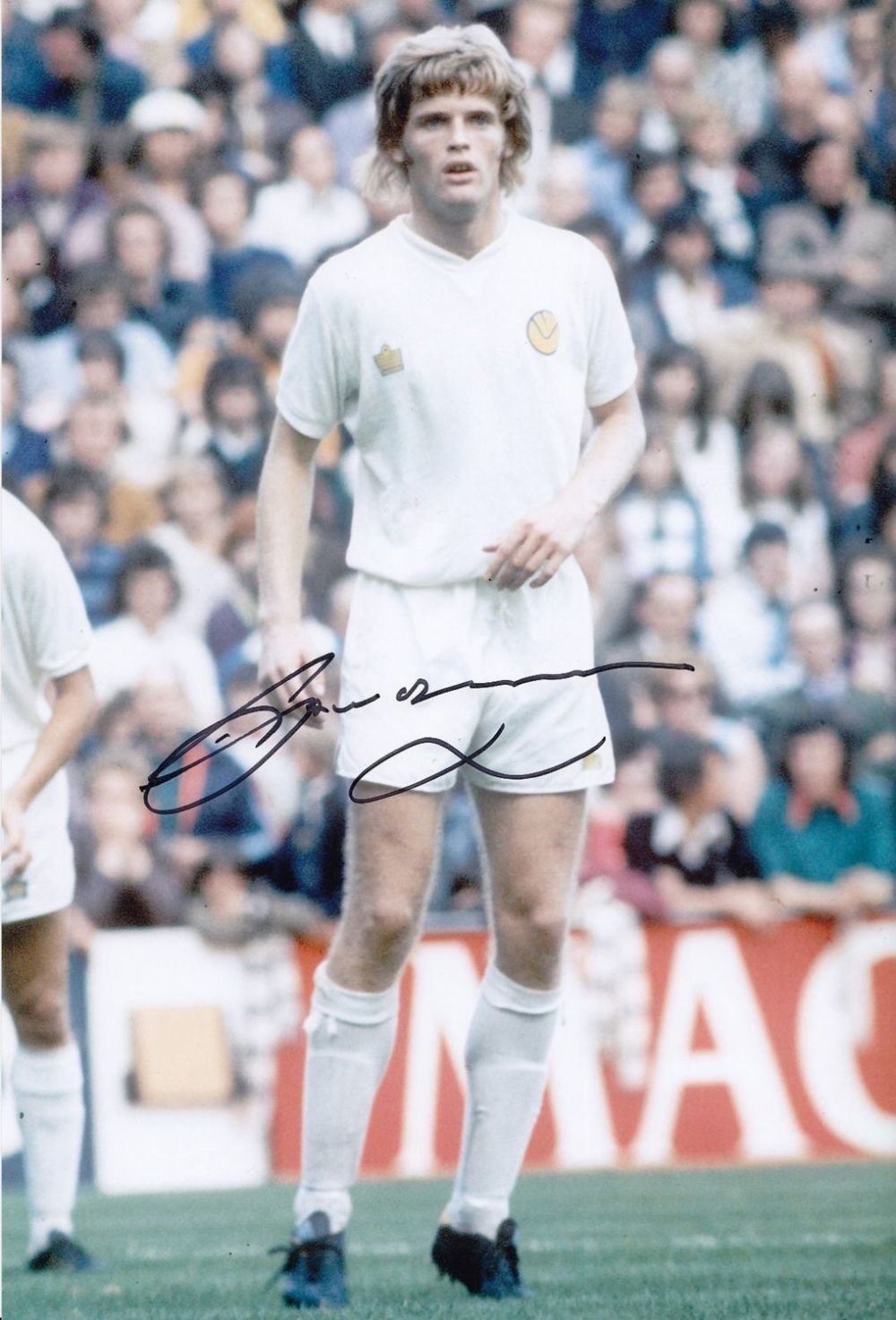 Lot 157: Autographed GORDON McQUEEN 12 x 8 photo -...