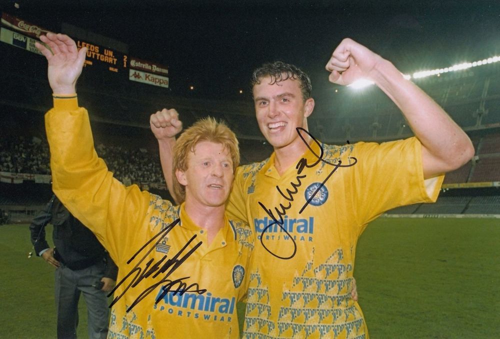 Lot 166: Autographed LEEDS UNITED 12 x 8 photo -...