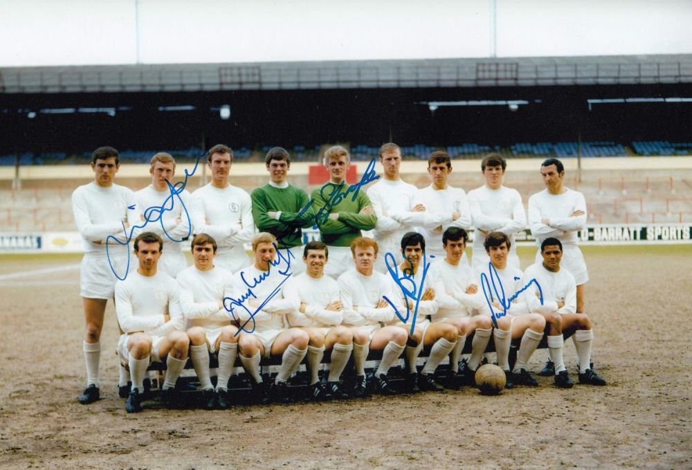 Lot 168: Autographed LEEDS UNITED 12 x 8 photo -...